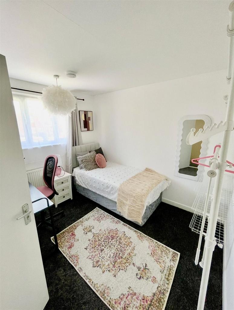 House in Hampshire - View 5