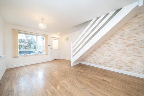 2 bedroom house to rent, Harvesters Close, Isleworth TW7