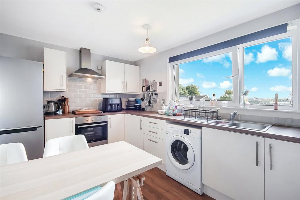 Apartment in East Kilbride - View 3
