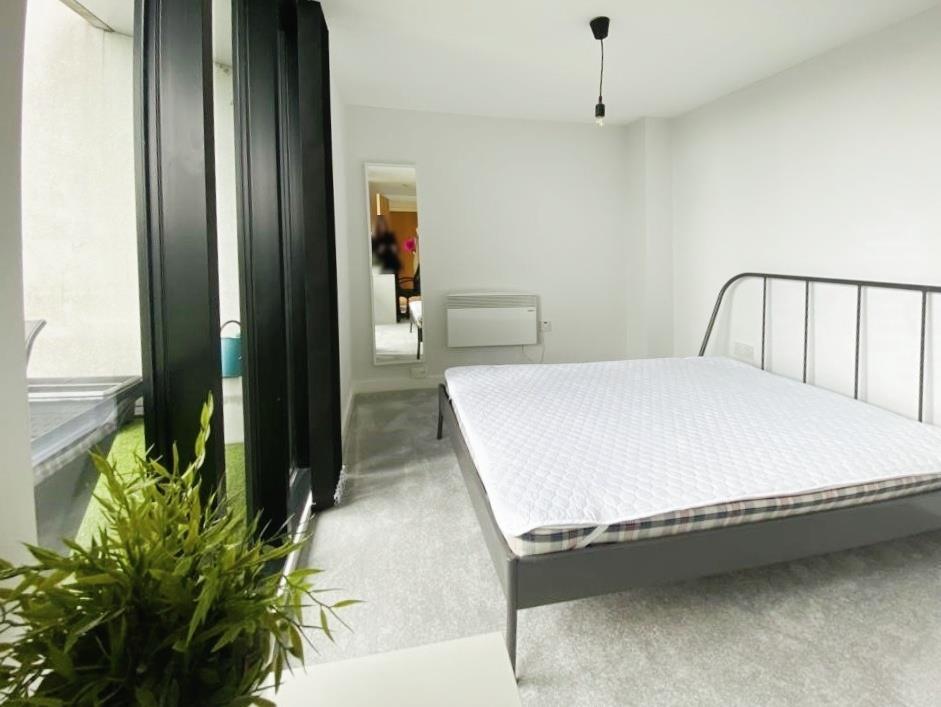 Apartment in Liverpool, Pride Quarter, Vauxhall - View 2