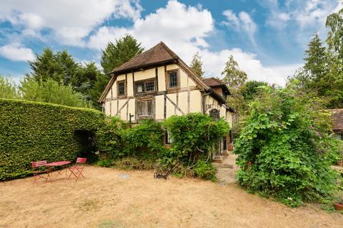 2 bedroom detached house to rent, Kennel Lane, Windlesham, Surrey, GU20