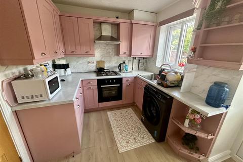2 bedroom semi-detached house for sale, Cornfield, Dewsbury