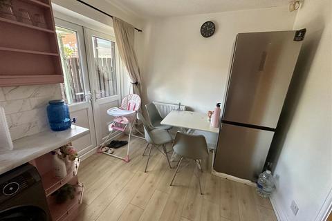 2 bedroom semi-detached house for sale, Cornfield, Dewsbury