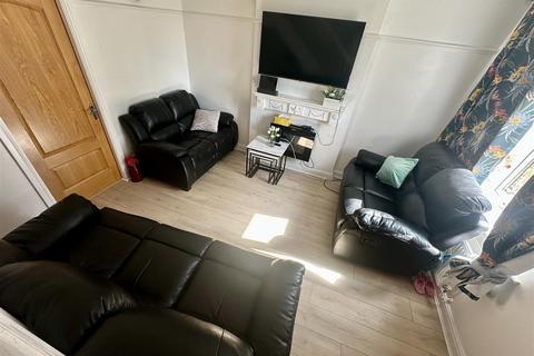 2 bedroom semi-detached house for sale, Cornfield, Dewsbury