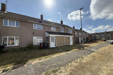 3 bedroom terraced house to rent, 8 Wells Green