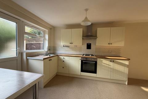 3 bedroom terraced house to rent, Wells Green, Corby