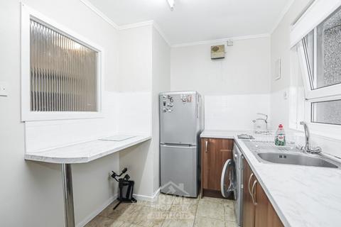undefined, North Street, Alexandria G83