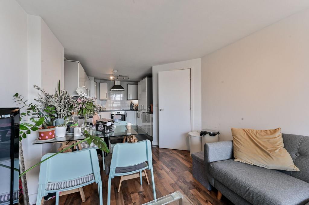 Apartment in London - View 5