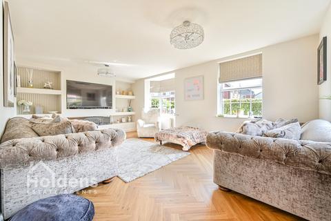 4 bedroom detached house for sale, Mosses Farm Road, Longridge, PR3