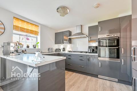 4 bedroom detached house for sale, Mosses Farm Road, Longridge, PR3