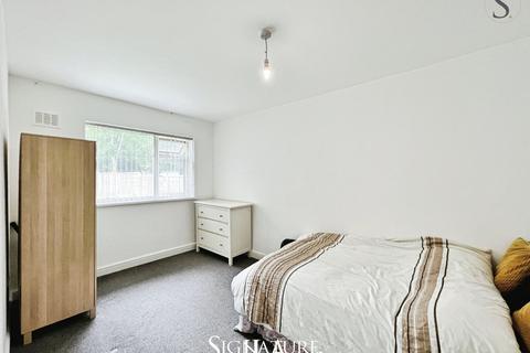 3 bedroom semi-detached bungalow to rent, Howard Road, Leicester, LE2