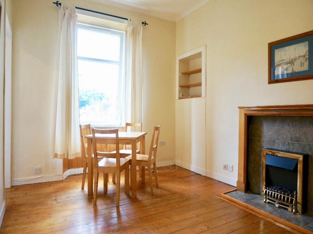Apartment in Edinburgh - View 4