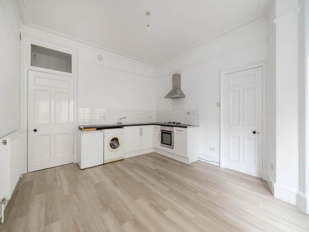 Apartment in Edinburgh - View 5