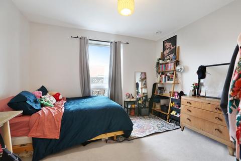 3 bedroom apartment for sale, Lomond Grove, London, SE5