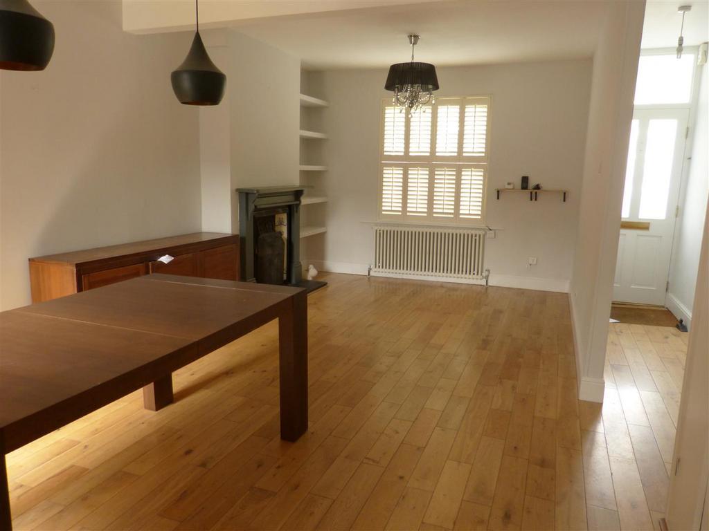 House in London - View 2