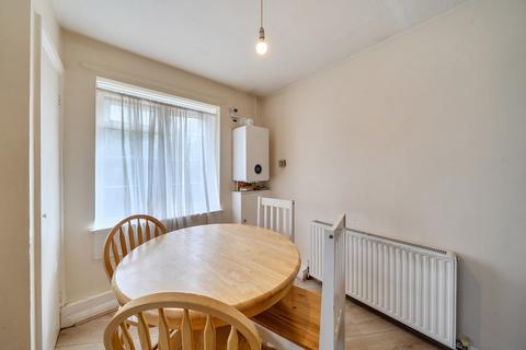 2 bedroom maisonette for sale, The Sigers, Pinner, Middlesex