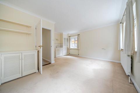 5 bedroom detached house for sale, Hillary Road, Farnham, GU9