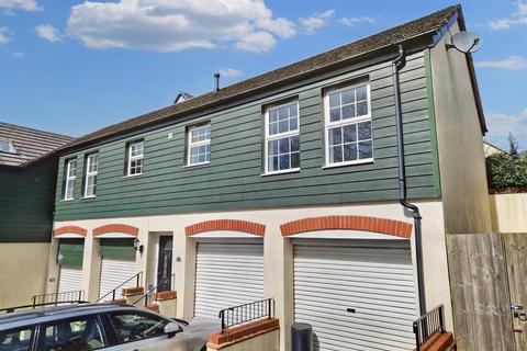 2 bed flat/apartment for rent in Sparnock Grove, Truro