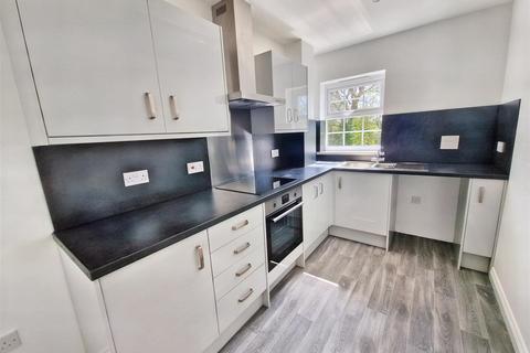 2 bedroom apartment to rent, Sparnock Grove, Truro