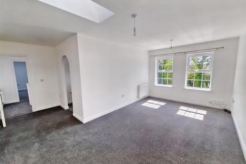 2 bedroom apartment to rent, Sparnock Grove, Truro