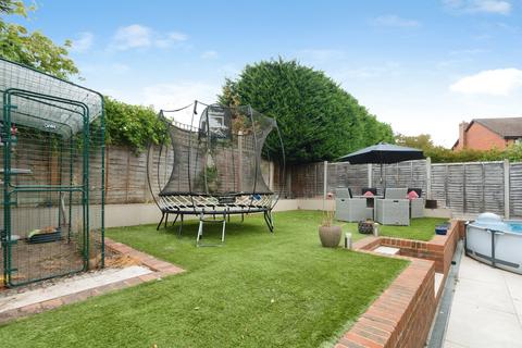 4 bedroom detached house for sale, Windmill Field, Windlesham, Surrey, GU20