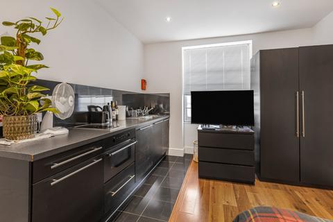 1 bedroom terraced house to rent, Kensington Park Road, Notting Hill, London, W11