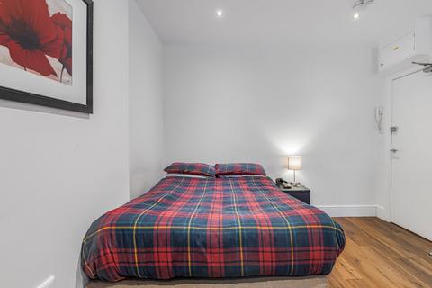 1 bedroom terraced house to rent, Kensington Park Road, Notting Hill, London, W11