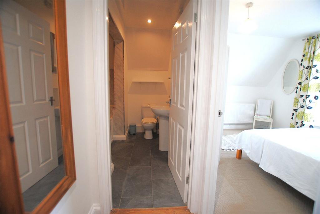 Apartment in Cardiff, Roath - More