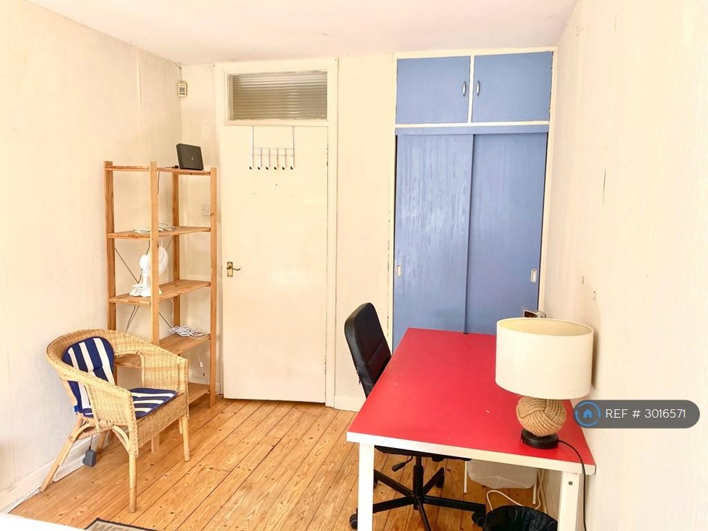 Apartment in Edinburgh, Northfield/Willowbrae - View 2