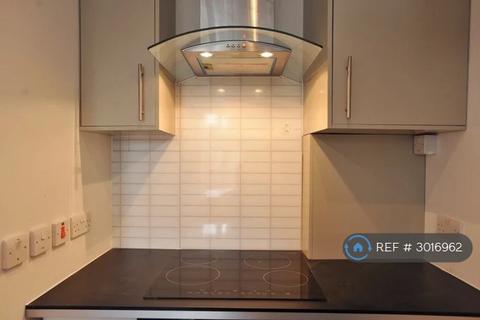 1 bedroom flat to rent, Stoke Newington Common, London, N16