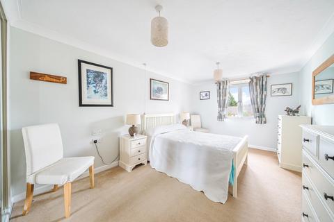 1 bedroom flat for sale, Willow Court, Ackender Road, Alton, GU34