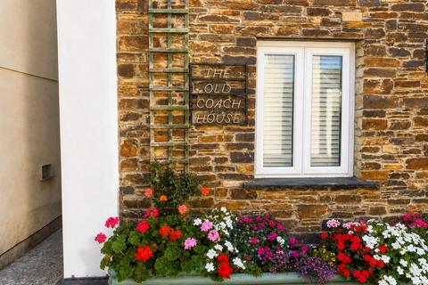 1 bedroom terraced house for sale, North Street, Lostwithiel, Cornwall, PL2