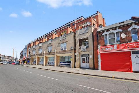 High Road, London