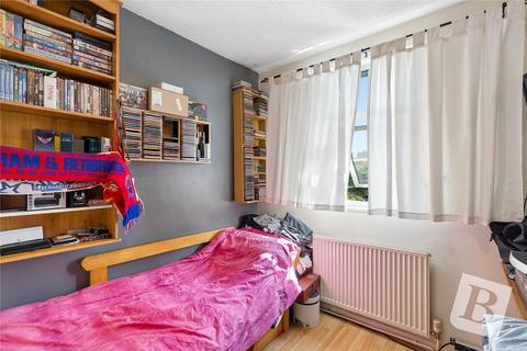 3 bedroom end of terrace house for sale, Becontree Avenue, Dagenham, RM8