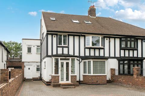 Westhorne Avenue, London