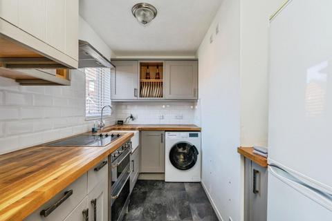 Studio to rent, Sentinel Close, Waterlooville, PO7