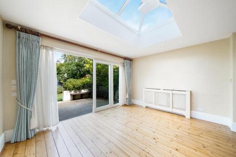 5 bedroom detached house to rent, Canbury Avenue, London, KT2