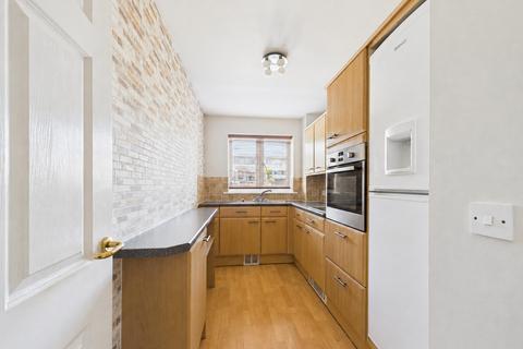 2 bedroom flat for sale, Hart Road, Benfleet, SS7