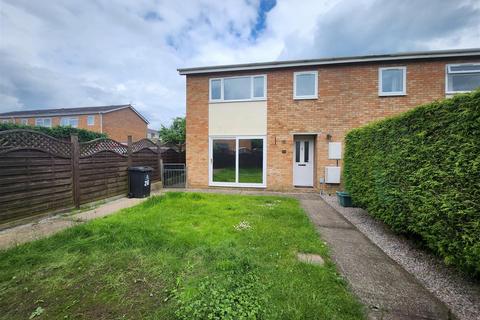 3 bedroom semi-detached house to rent, Holcot Road, Coalway