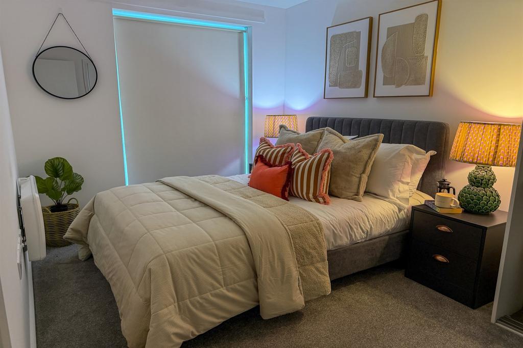 Apartment in Salford, Greater Manchester - View 3