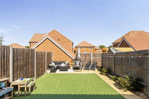 2 bedroom end of terrace house for sale, Central Boulevard, Aylesham, Canterbury, Kent, CT3