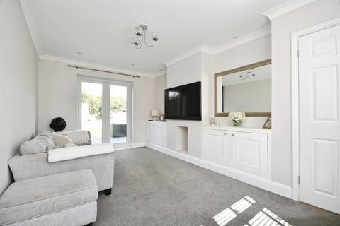3 bedroom terraced house for sale, Carisbrook Road, Pilgrims Hatch, Brentwood