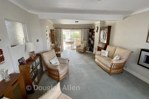 3 bedroom end of terrace house for sale, Warescot Road, Brentwood, Essex