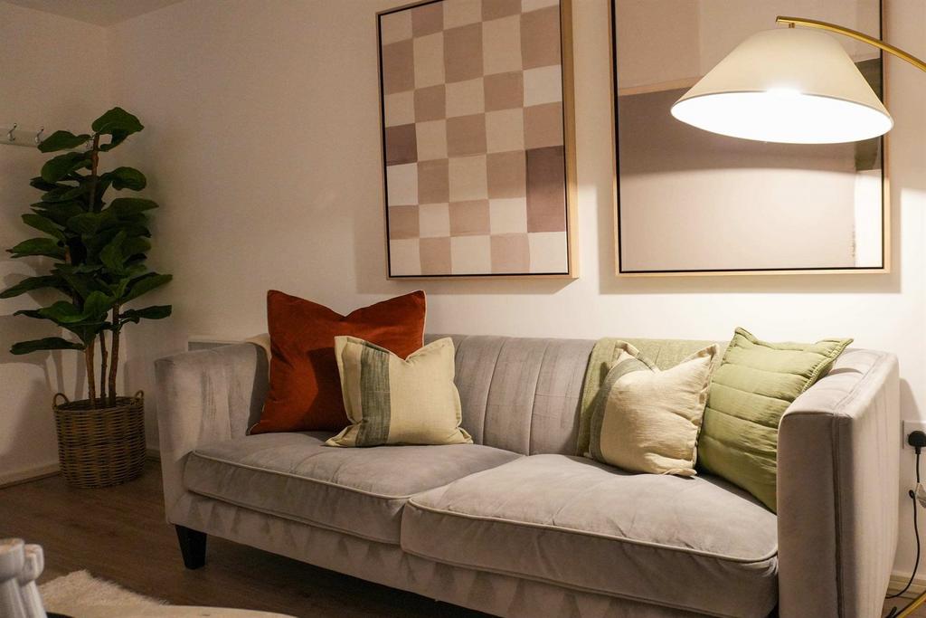 Apartment in Salford, Blackfriars, Lower Broughton - View 4