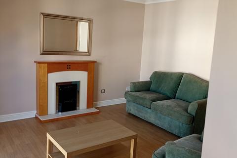 3 bedroom townhouse to rent, Old Tolbooth Wynd, Edinburgh, EH8