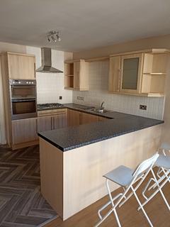 3 bedroom townhouse to rent, Old Tolbooth Wynd, Edinburgh, EH8
