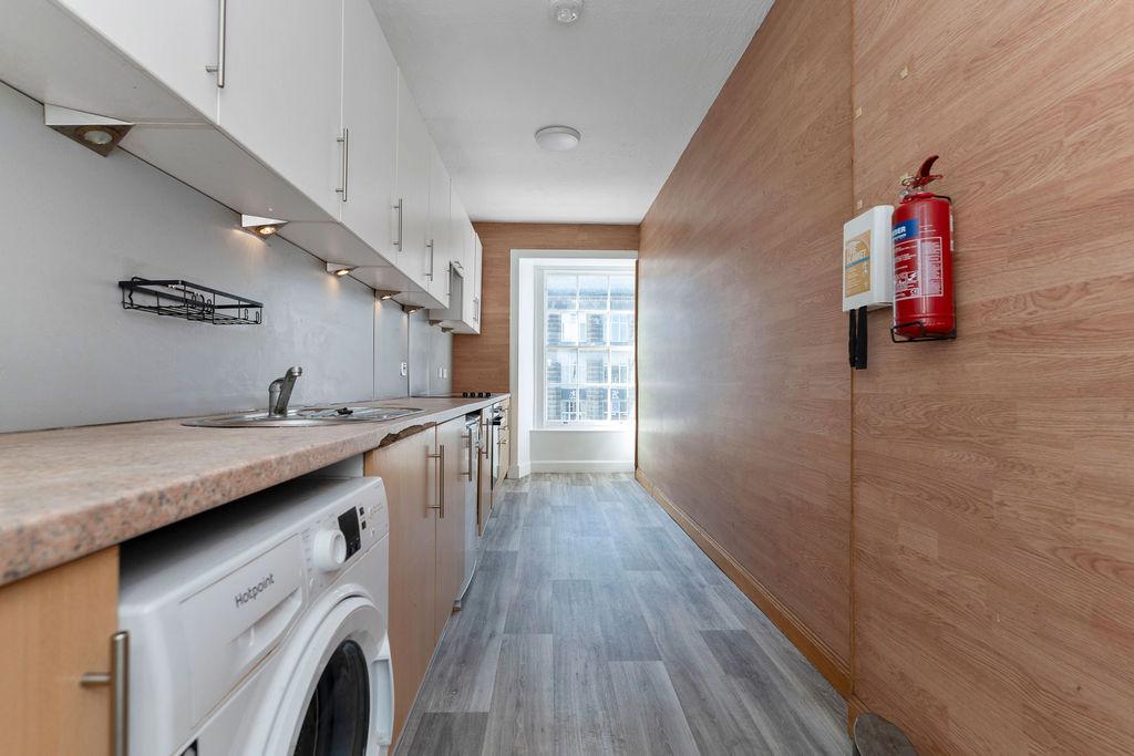 Apartment in Edinburgh, Lauriston, Tollcross - View 4