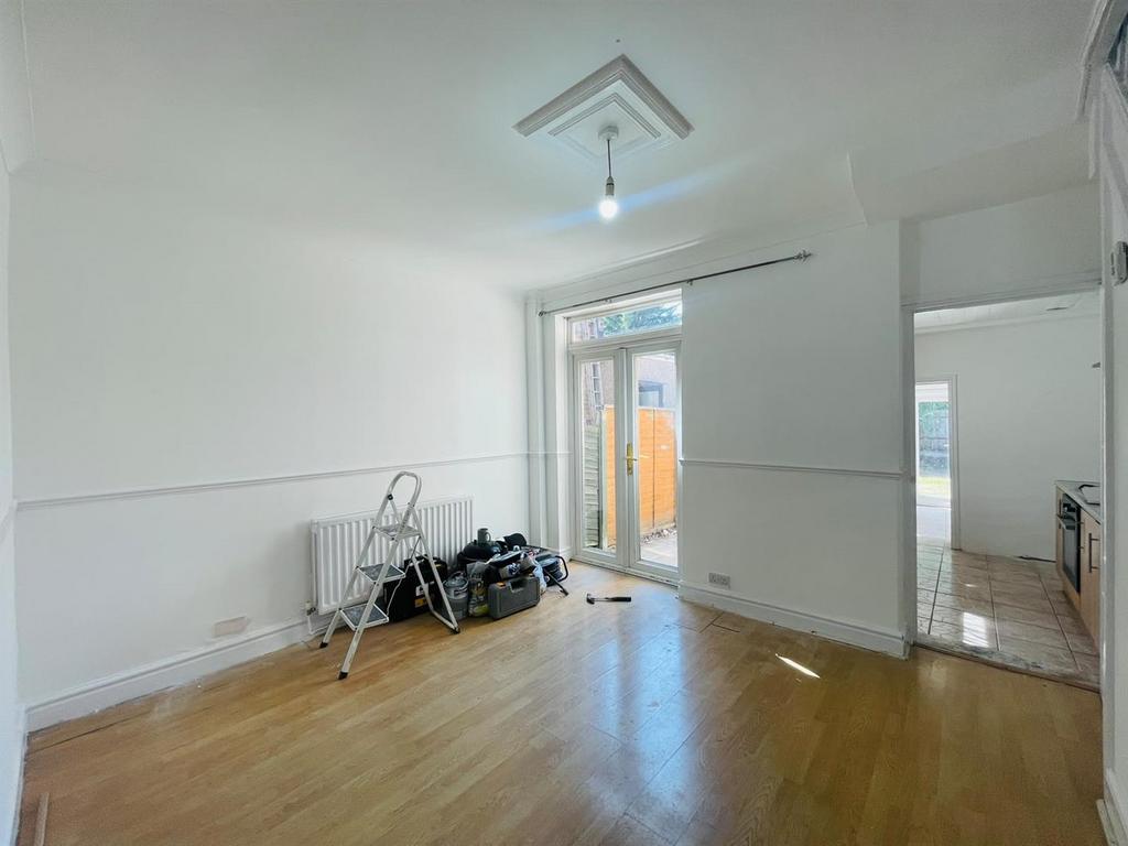 House in London - View 3