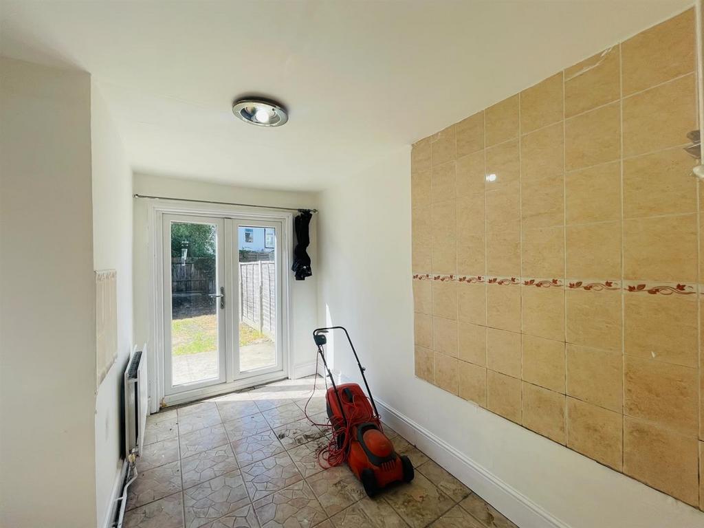 House in London - View 5
