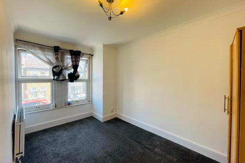 3 bedroom terraced house to rent, Fulbourne Road, London E17
